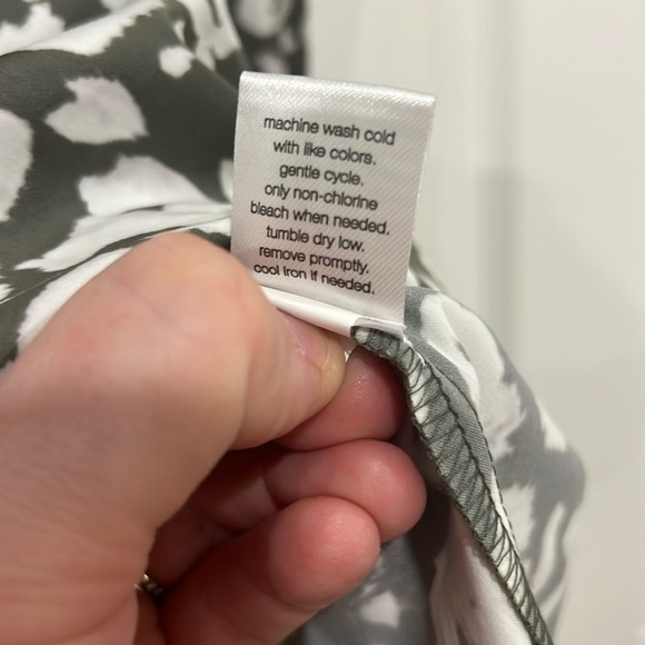 ELIZABETH AND JAMES Drop Waist Dress Womens Animal Print Size Medium - Picture 8 of 8